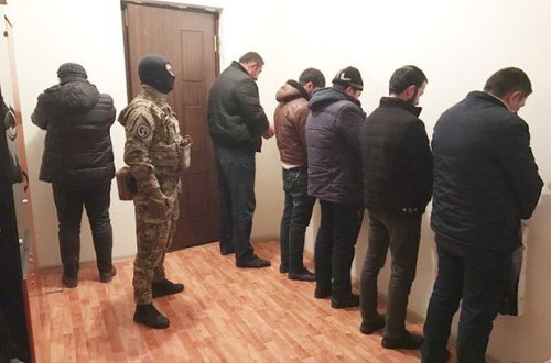 Ölkədən milyonlarla pul çıxaran dəstə ələ keçdi – FOTO