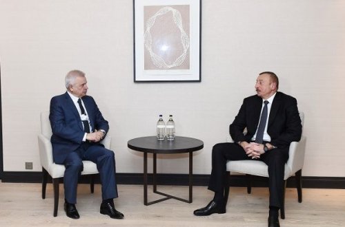 Prezident Davosda Vahid Ələkbərovla görüşüb – FOTO