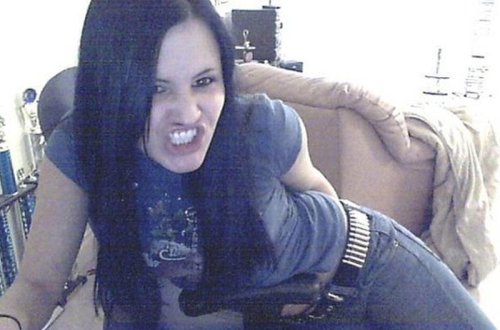 28 yaşlı qız çılpaq şəkillərinə gör işindən qovuldu - FOTO