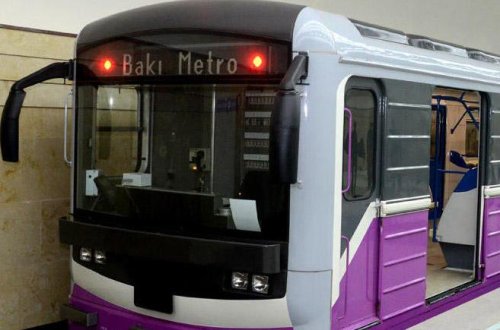 Bakı metrosunda hadisə - 26 yaşlı gənc qatar relsinə tullanaraq qaçmağa başladı