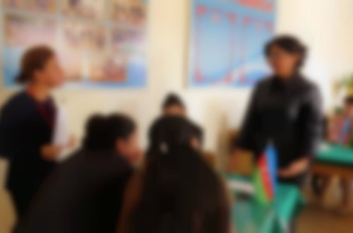 Bakıda valideyn müəllimdən 60 min manat tələb edir - Övladını döydüyünə görə