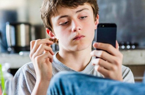 Smartfonlar yeniyetmələri 