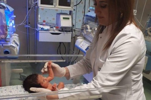 Azərbaycanda tək böyrəkli uşaq doğuldu - Sağ böyrəyi də kiçikdir