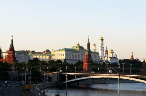 Rusiyada çay qırmızı rəngə boyandı