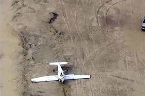 ABŞ-da təyyarə “beli üstə” eniş edib – VİDEO