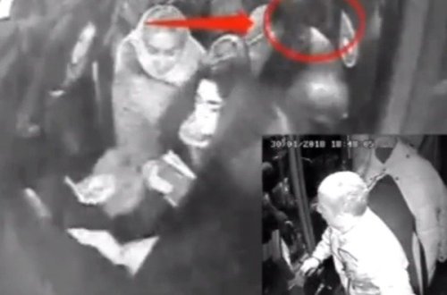 Bakıda sərnişin sürücünü təhqir etdi - VİDEO