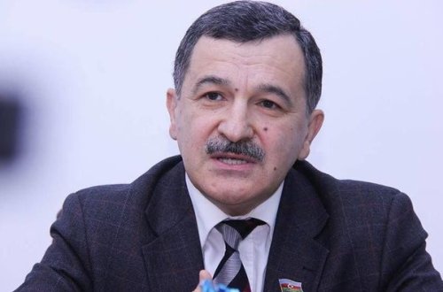 Aydın Mirzəzadə: Rusiya ilə ərazicə birləşmək qeyri-mümkündür