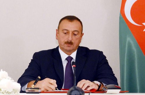 Rafiq Əzimova “Şöhrət” ordeni verildi