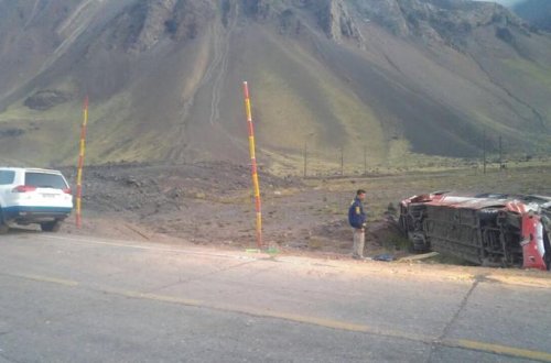 Komanda avtobusu qəzaya düşdü, 3 futbolçu öldü - FOTO/VİDEO