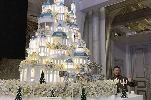 Qazax milyarderin qızının toyu: 200 min dollarlıq tort verildi - VİDEO