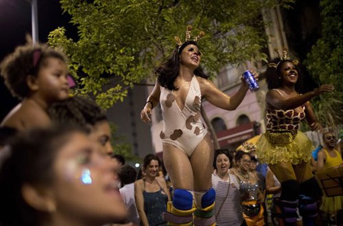 Dünyanın ən “isti” karnavalından - Fotolar