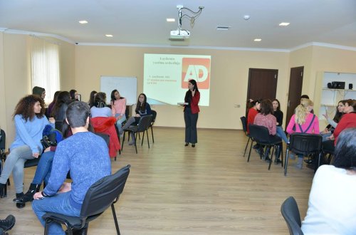 Loqosda “Layihələrin yazılması və idarə edilməsi” adlı təlimlərə start verilib