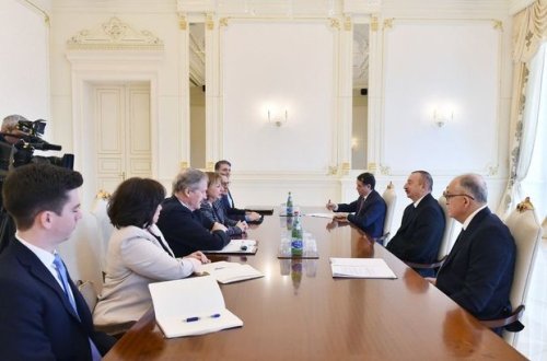 İlham Əliyev ABŞ nümayəndə heyətini qəbul edib