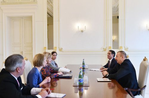İlham Əliyev Böyük Britaniyanın Baş nazirinin ticarət elçisini qəbul edib