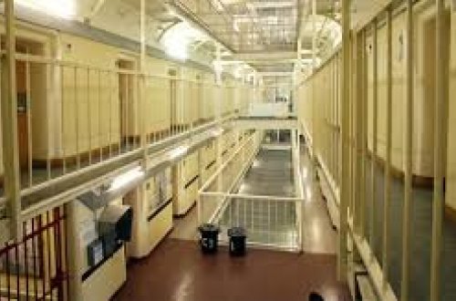 Anasına görə həbsdən qaçdı – FOTO