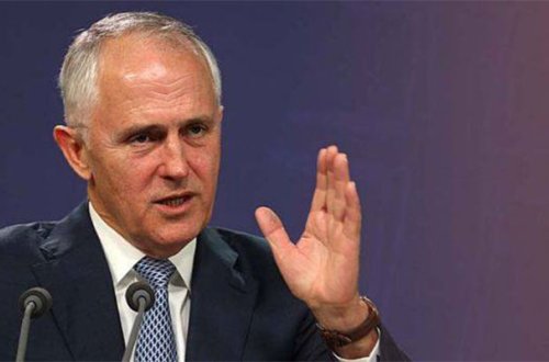 Baş nazir işçilərlə cinsi əlaqəni qadağan etdi