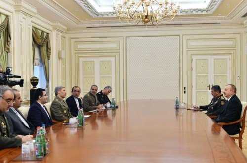 İlham Əliyev İran müdafiə nazirini qəbul edib