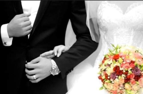 Məşhur müğənni duet ortağı ilə gizli evləndi - FOTO