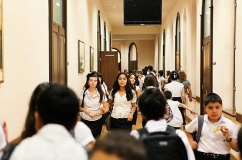 BİABIRÇILIQ: Bakıda məktəbdə qalmaqal: Şagirdin görüntüləri yayıldı