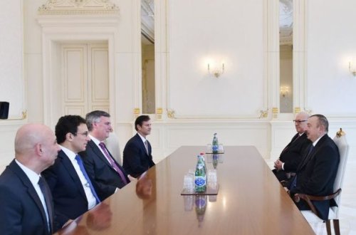 İlham Əliyev “Boeing” şirkətinin nümayəndə heyətini qəbul edib