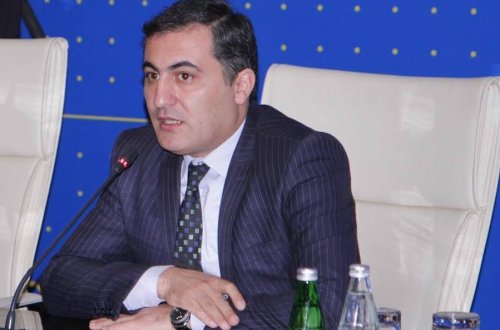 Bakıda küçələrdə tıxac yaranıb: Avtobuslar gecikir