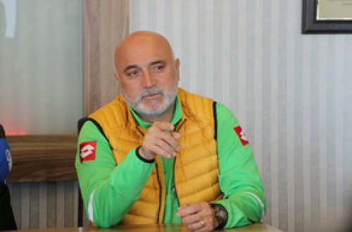 Türkiyə Super Liqasında çıxış edən komandanın baş məşqçisi istefa verib