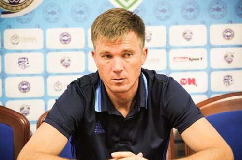 “Keşlə”nin baş məşqçisi Yuri Maksimov azərbaycanlı futbolçuları təhqir etdi – “SOHNA HEÇ OLMASA TOP ÖTÜRƏ BİLİR”