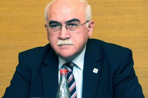 İsa Qəmbər insult keçirdi - Beyninə qan sızdı