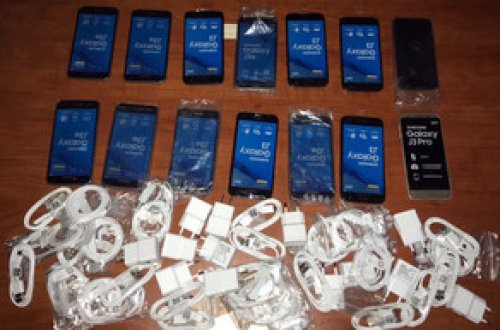 Azərbaycan gömrükçüləri xeyli miqdarda mobil telefon və aksesuarlarını aşkar edib-FOTO