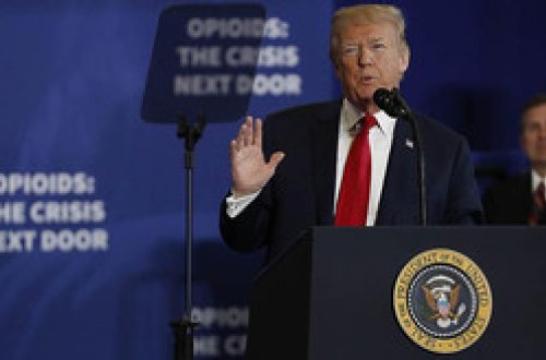 Tramp yenidən narkotik alverçiləri üçün ölüm hökmü tətbiq etməyə çağırıb