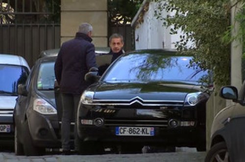 Liviyanın keçmiş başçısı Müəmmar Qəddafinin oğlu Sarkoziyə qarşı ifadə verməyə hazır olduğunu bildirib