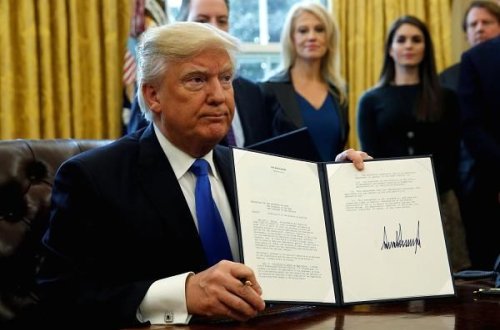 Tramp Çini cəzalandırdı