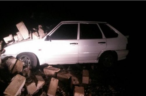 Göygöldə külək hasarı avtomobilin üzərinə aşırdı – FOTO