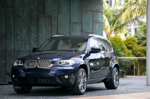 “BMW X5” sahibinin barmağını qopardı – VİDEO