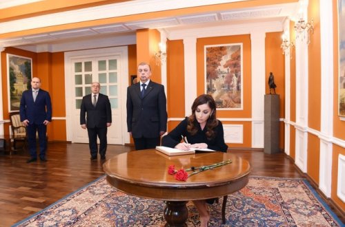 Birinci vitse-prezident Mehriban Əliyeva Rusiyanın Azərbaycandakı səfirliyində olub - FOTOLAR