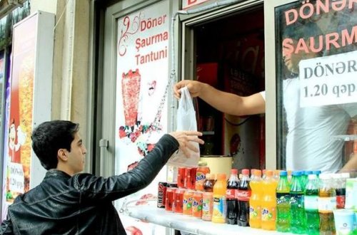 Ticarət obyektlərinin adını bildirən lövhələrə dair yeni tələb müəyyənləşib