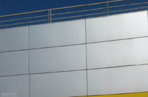 Avtovağzal Ticarət Mərkəzində satıcı qız özünü 3-cü mərtəbədən yerə atıb - FOTO