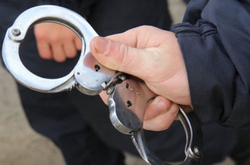 Bakıda qadının qulağından sırğanı qoparıb qaçdılar