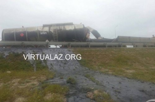 Bakıda ağır qəza: Tonlarla neft dağıldı – FOTO