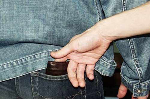 Bakı metrosunda cibgir saxlanılıb