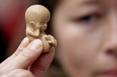 Finlandiyada kişi uşaq dünyaya gətirib