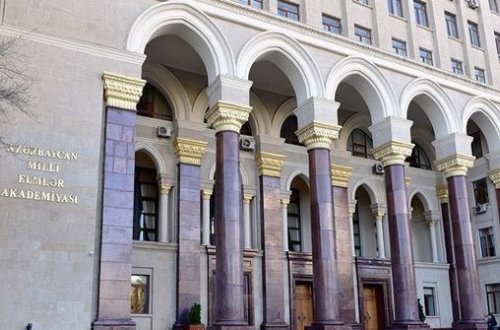 Altı alim beş min manat mükafat alacaq - SİYAHI