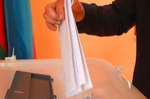 Seçkilərlə bağlı protokolların komissiyalara verilməsi başa çatır