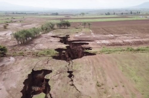 Afrika iki hissəyə bölünür - VİDEO