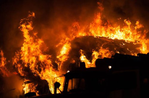 Biləsuvarda yanğın olub