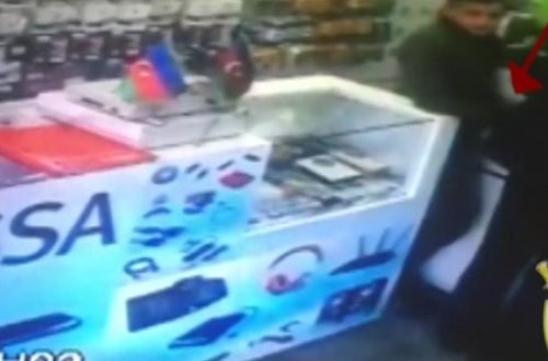 Aptekə dərman almağa girdi, pulları yoxa çıxdı - FOTO