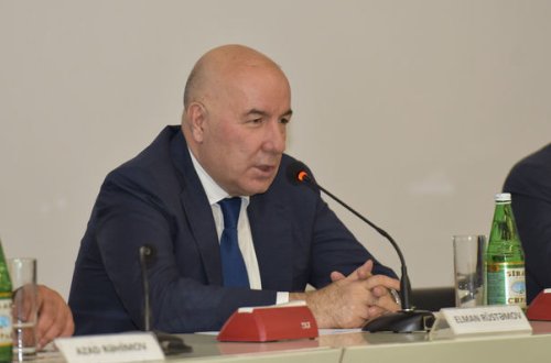 Elman Rüstəmov bankların kredit verməməsindən danışdı