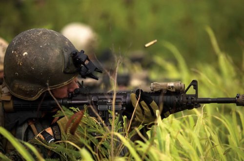 Düşmən kəndlərimizi pulemyotlardan atəşə tutdu