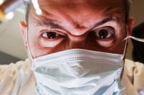 Diş həkimi xəstələrinə narkoz verib, onlara təcavüz etdi