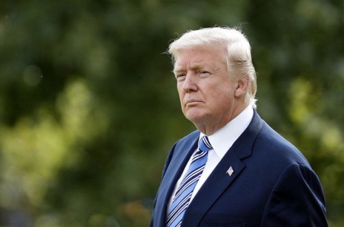 Tramp bütün səfərlərini təxirə saldı